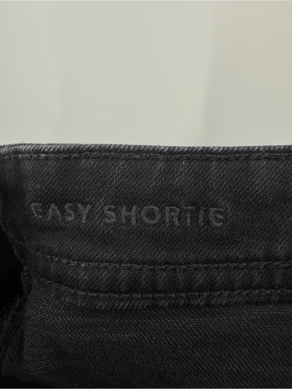 American Eagle Easy Shortie Black Wash Stretch Waistband Jean Shorts Size 0 - Picture 9 of 11